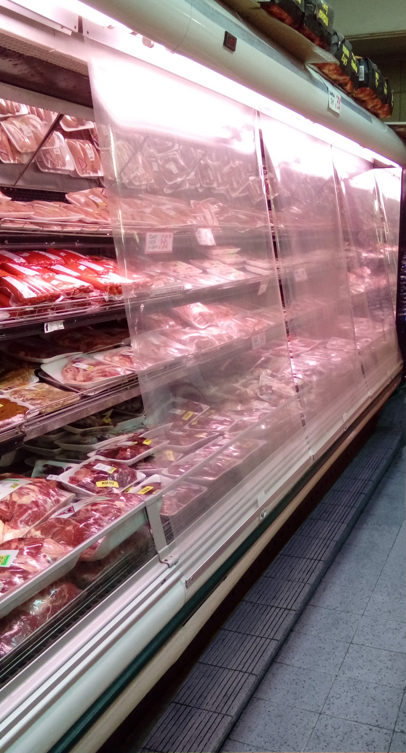 Blinds meat display
